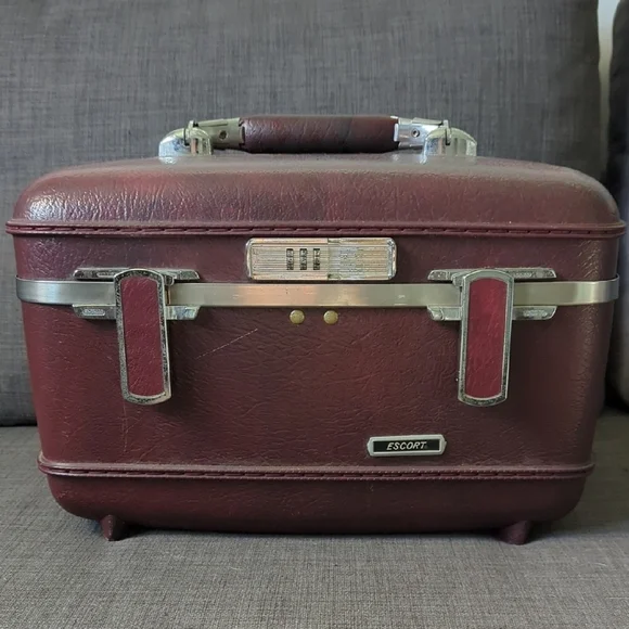 Vintage Burgundy Travel Case American Tourister With Working Lock - Picture 5 of 11